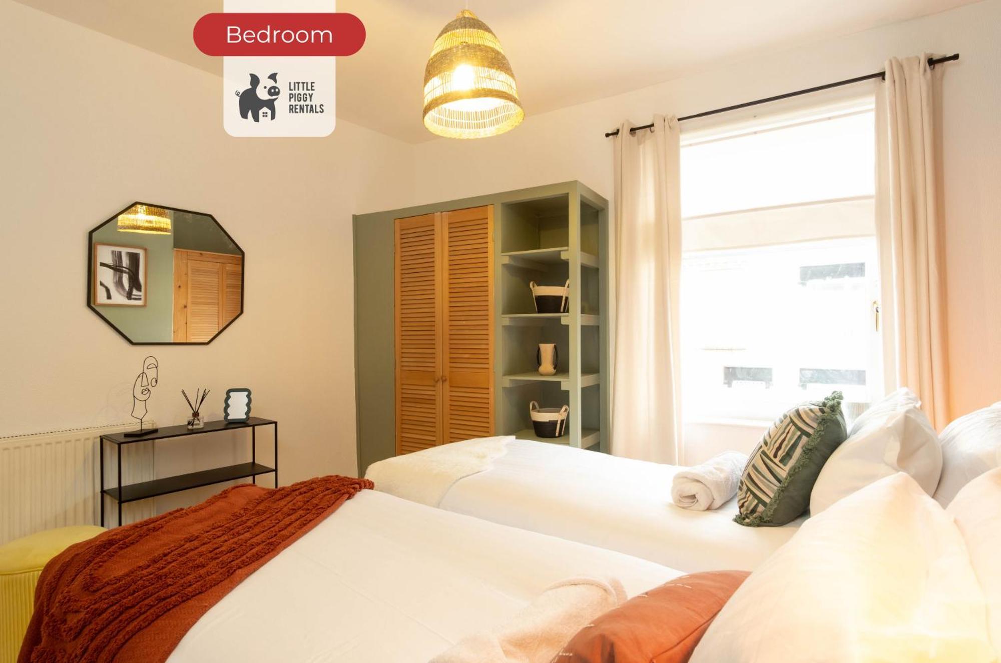 2 Bedroom Apartment By Littlepiggyrentals Short Lets & Serviced Accommodation Leicester With Wi-Fi, Free Parking & Outdoor Area 客房 照片